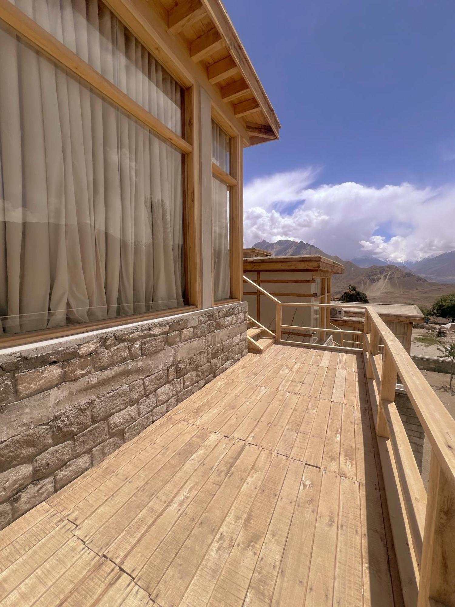 Отель The Rihla Hunza - Managed By Luxus Karimabad  Экстерьер фото